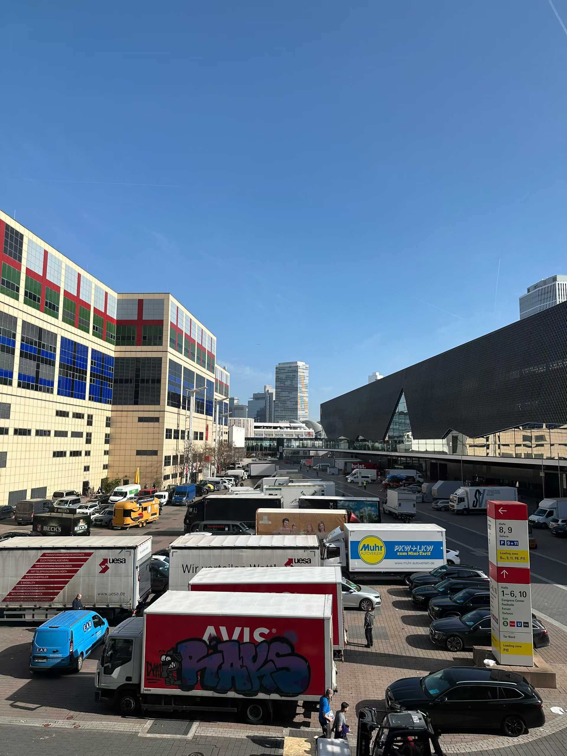 最新の企業ブログについて Jiangsu Awei Lighting は光で輝き、最先端の太陽光発電技術でフランクフルトを建設します。