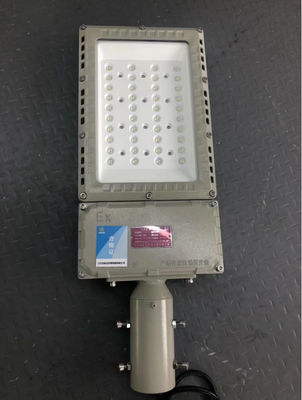 購入 5400K - 5600K耐圧防爆LEDの軽い高性能IP66の街灯 online manufacture