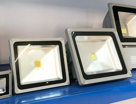 購入 10W - 200Wは白い屋外LEDの洪水ライトを冷却します online manufacture