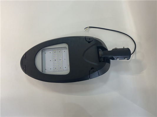 道路プロジェクト照明 60W IP65 クリー LED ストリートライト 120LM/W 屋外 5 年間の保証